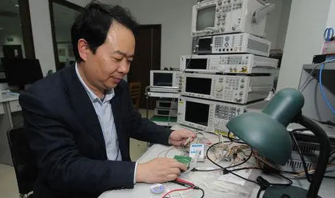 王东明,尤肖虎等 | 面向6G系统的全频谱无蜂窝无线接入网: 系统设计和试验结果